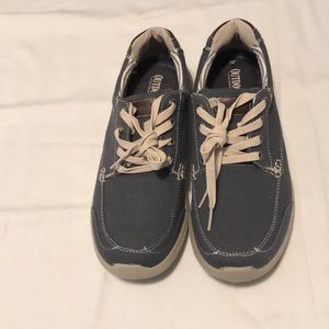 Men’s Outdoor Life boat shoes size 9 brand new